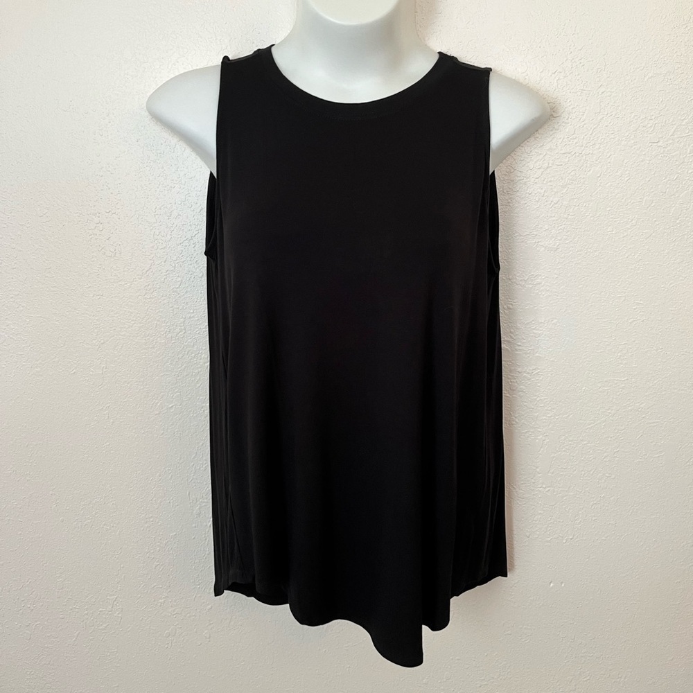 Zenana plus sleeveless tank, black, curved hem, loose fit NWT - Picture 2 of 6